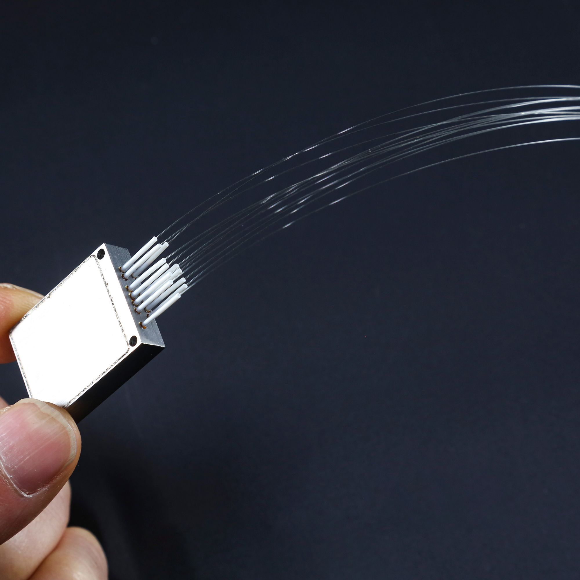 12 通道5nm passband, 1267.5-1374.5nm, 典型插損